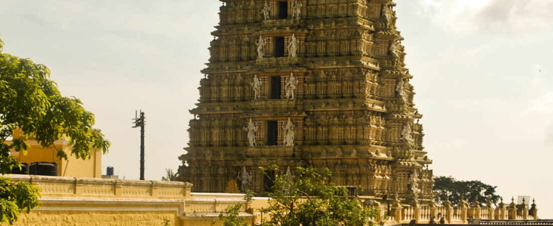Chamundi Devi Temple, Mysuru: Sthala Puranam, History & Pilgrimage Guide